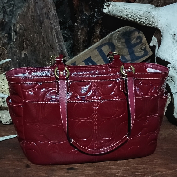 Coach 'gallery' signature embossed patent leather bag #f19462 - Picture 3 of 10